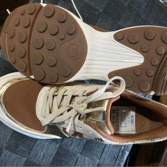 Brand new women’s 7 Micheal kors sneakers - Picture 2 of 7